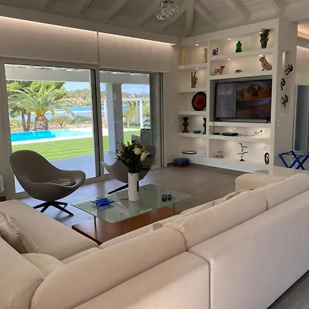 Villa Anthia Villa *
