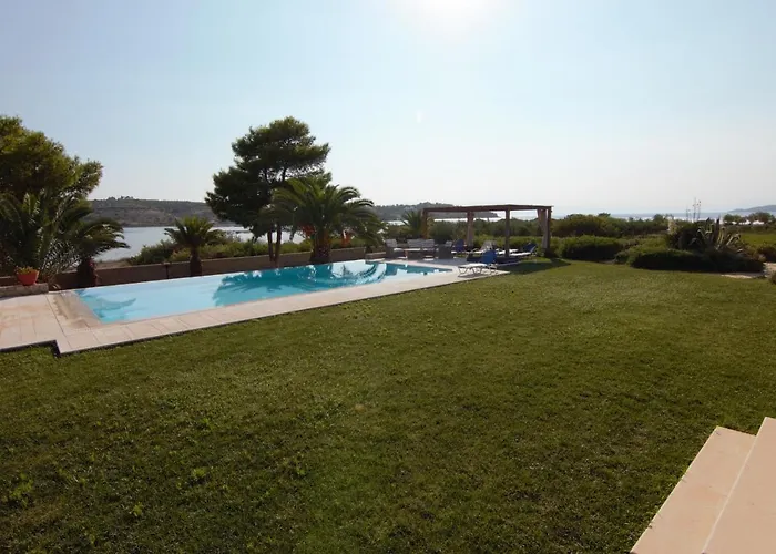 Grace Villa Pórto Héli